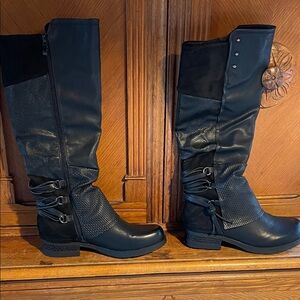 Stylish Black Heeled Boots for Women’s Vegan Leather Never Worn